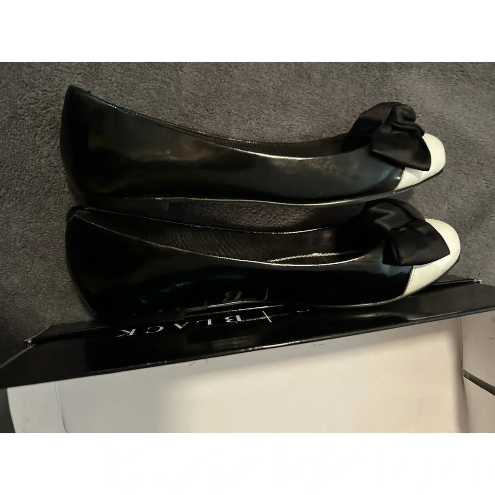 White House Black Market Ballet Style Black Patent White Toes Flats, Size 7 - Picture 5 of 10